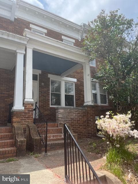 2855 Mayfield Avenue photo 2