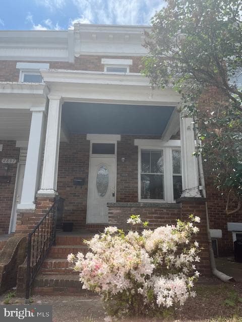 2855 Mayfield Avenue photo 3