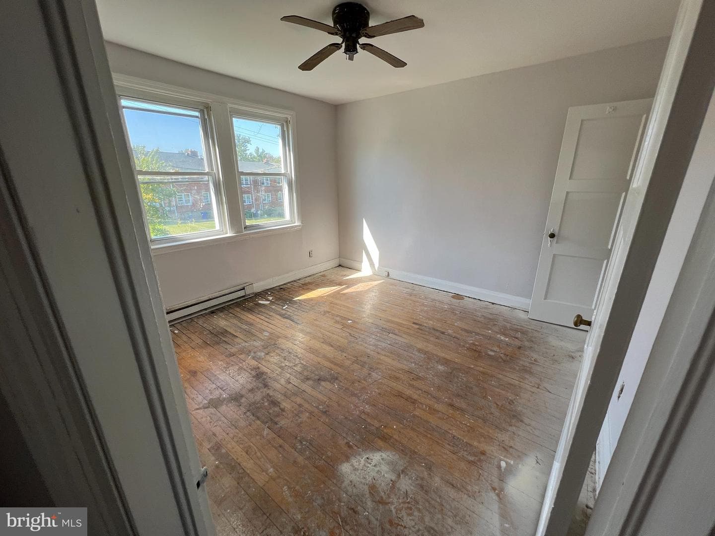 5618 Midwood Avenue photo 2
