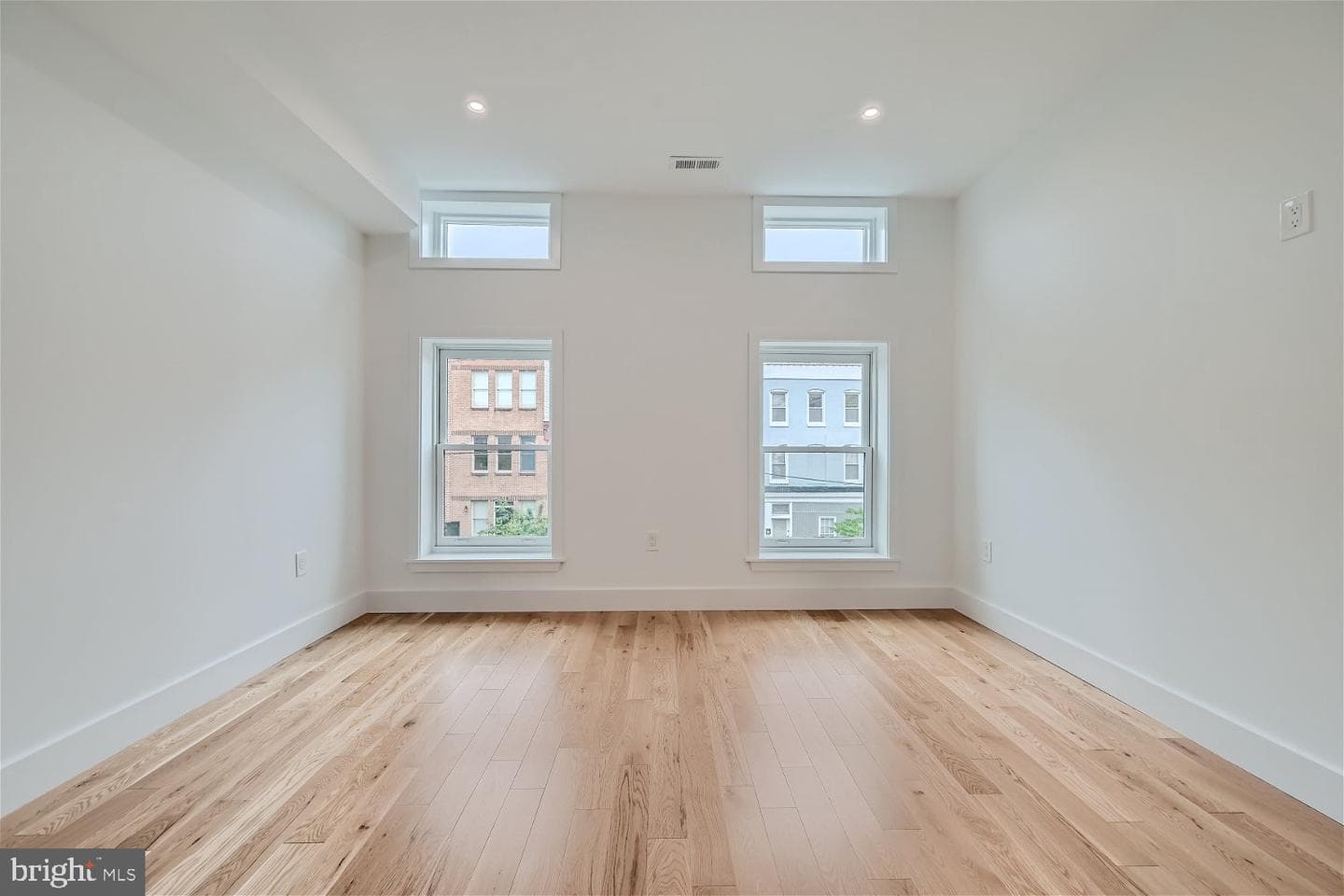 1225 S Clinton Street photo 27