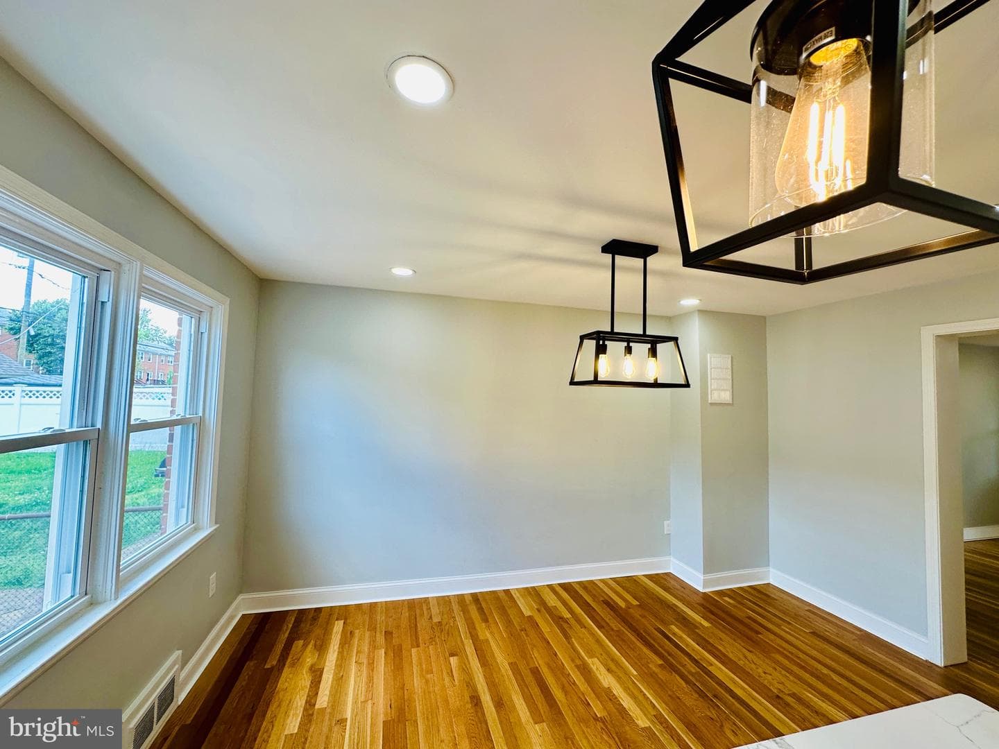 1220 Meridene Drive photo 8