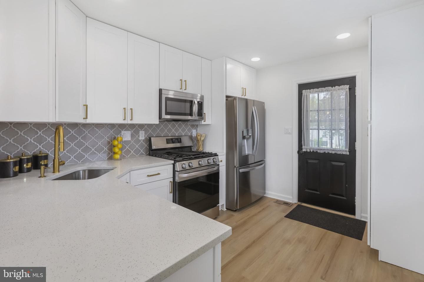 7720 Daniels photo 10