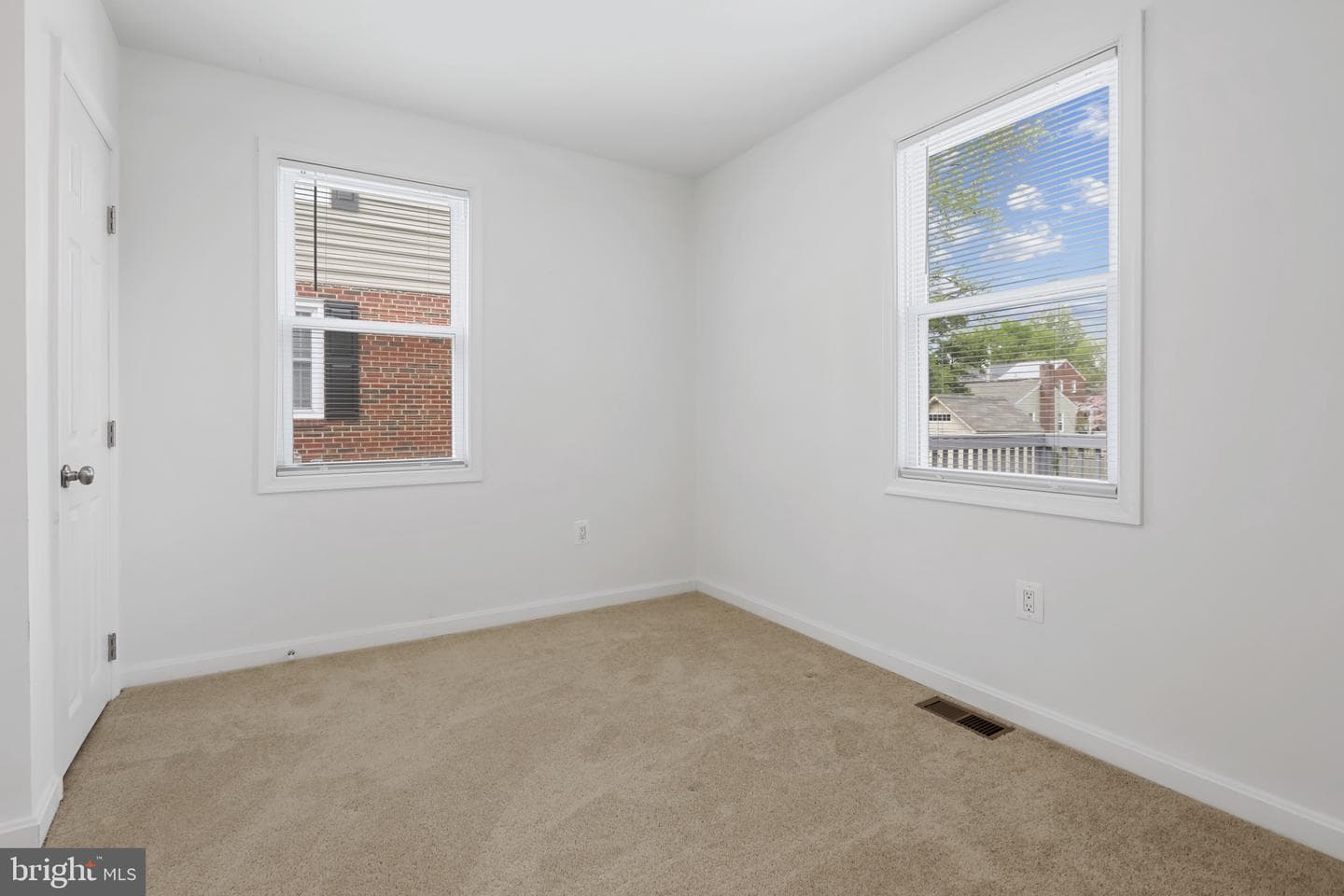 7720 Daniels photo 16