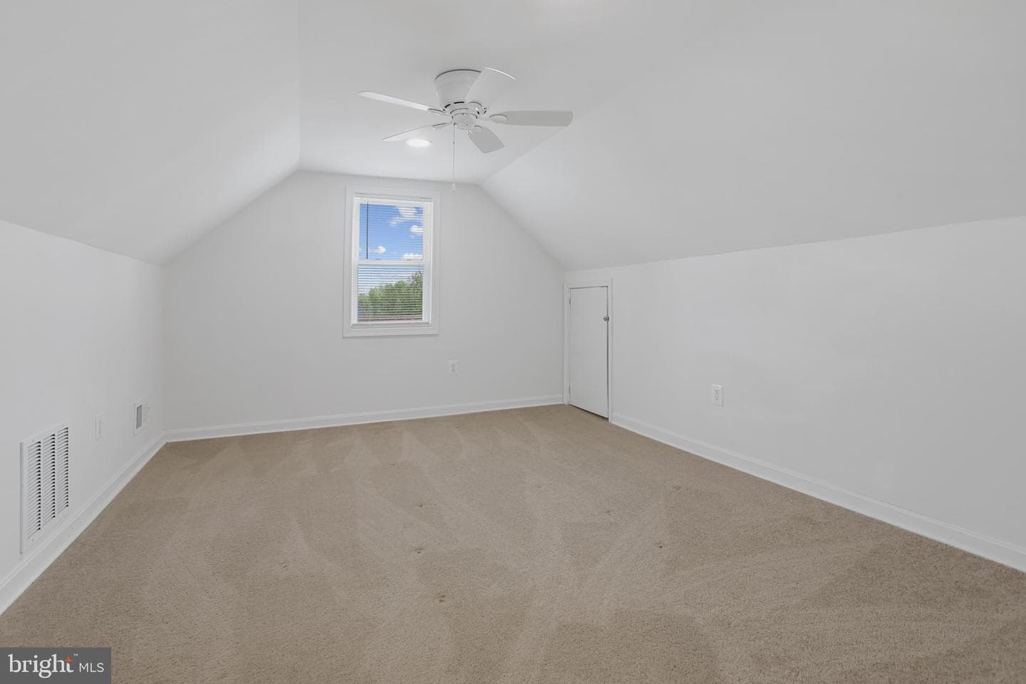 7720 Daniels photo 22