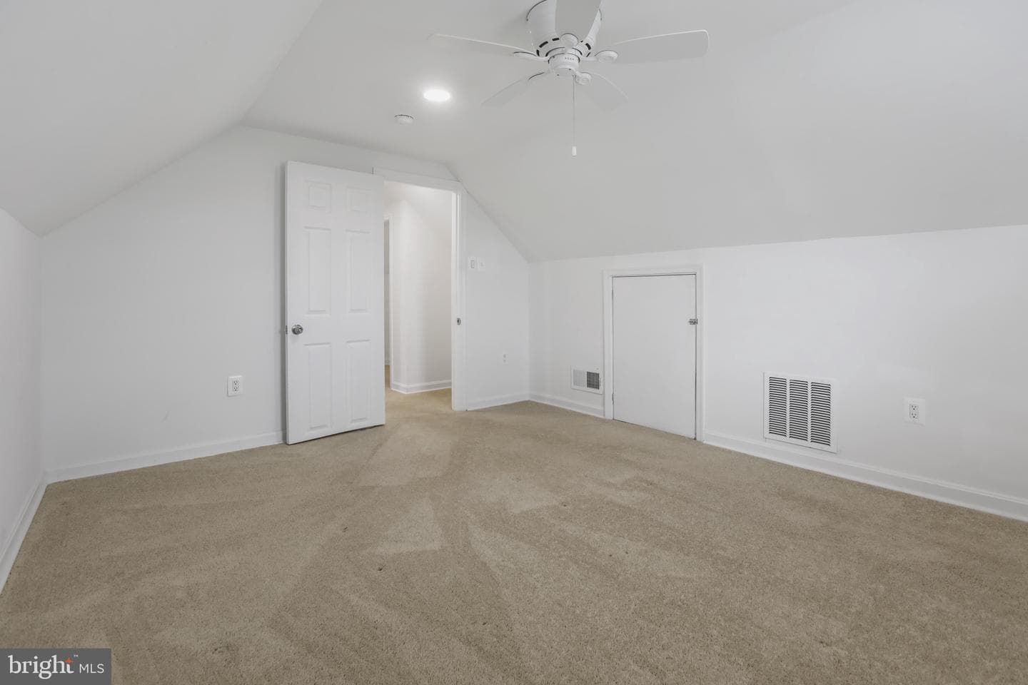 7720 Daniels photo 23