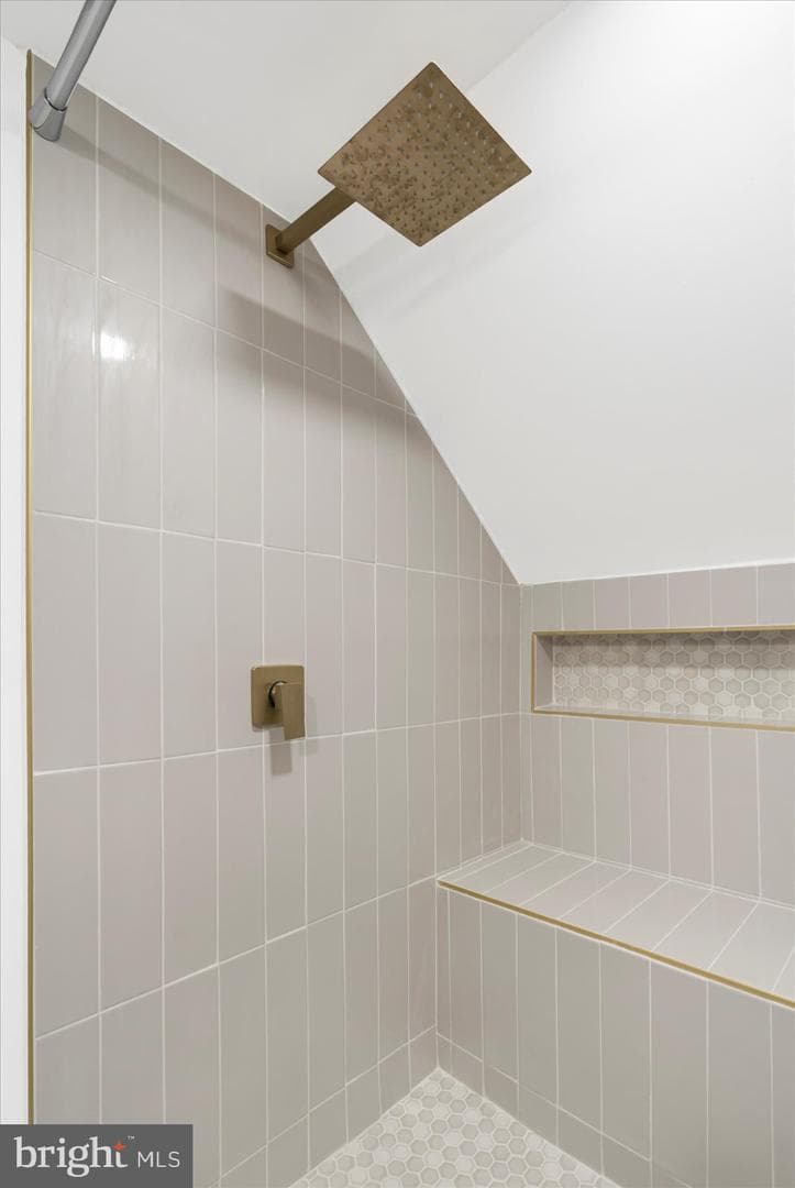 7720 Daniels photo 29