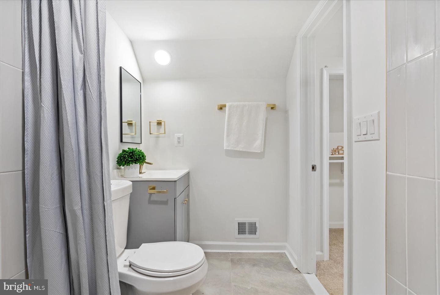 7720 Daniels photo 30