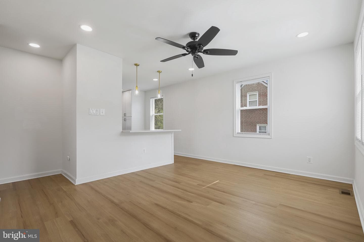 7720 Daniels photo 5