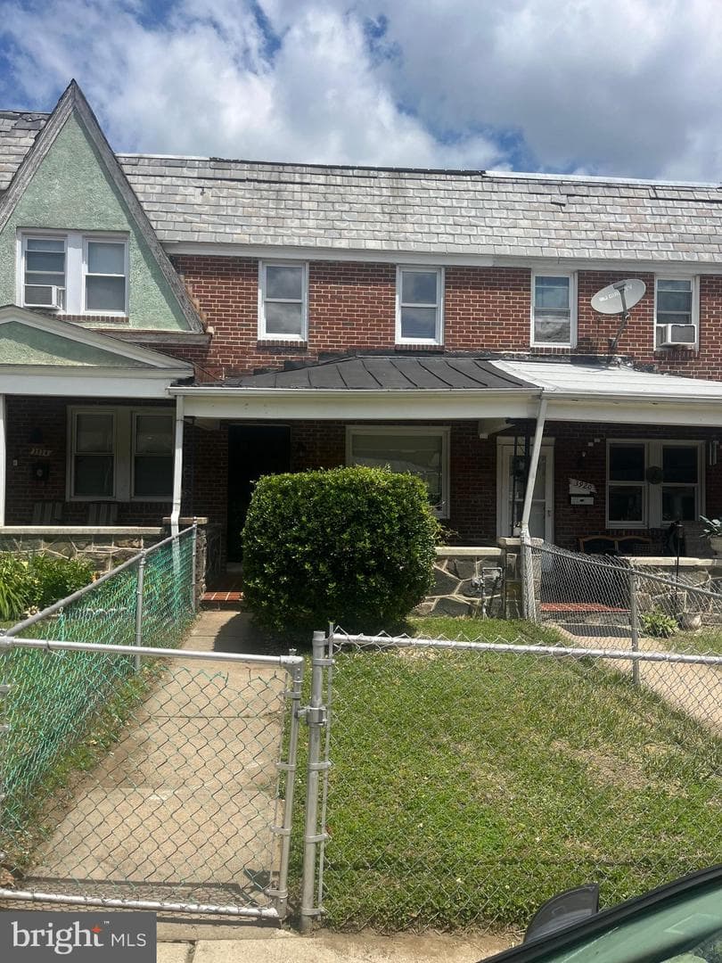 3922 Woodridge Road photo 2