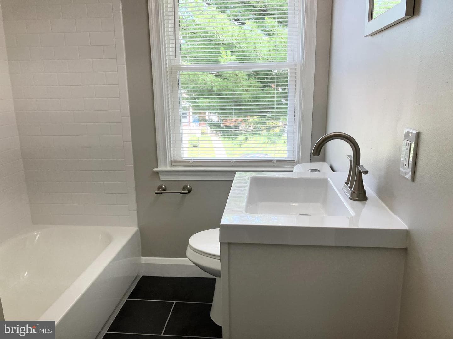 1057 Upnor Road photo 12