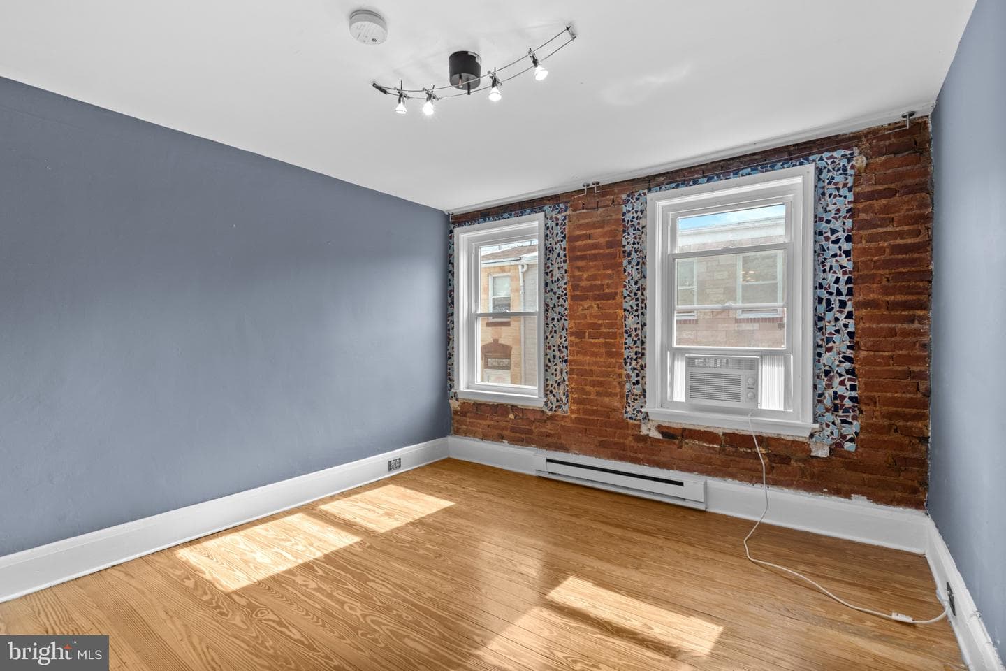 312 S Castle Street photo 33