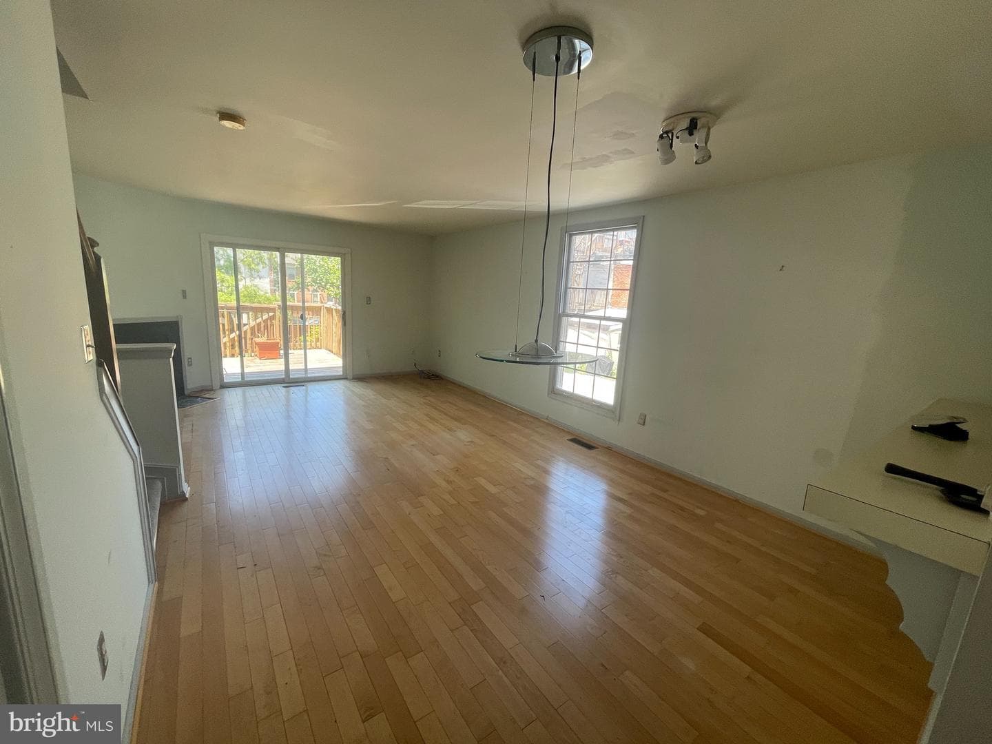1102 S Streeper Street photo 4