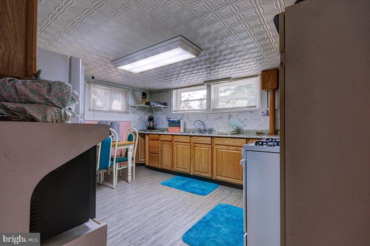 4114 Hillcrest Avenue photo 22