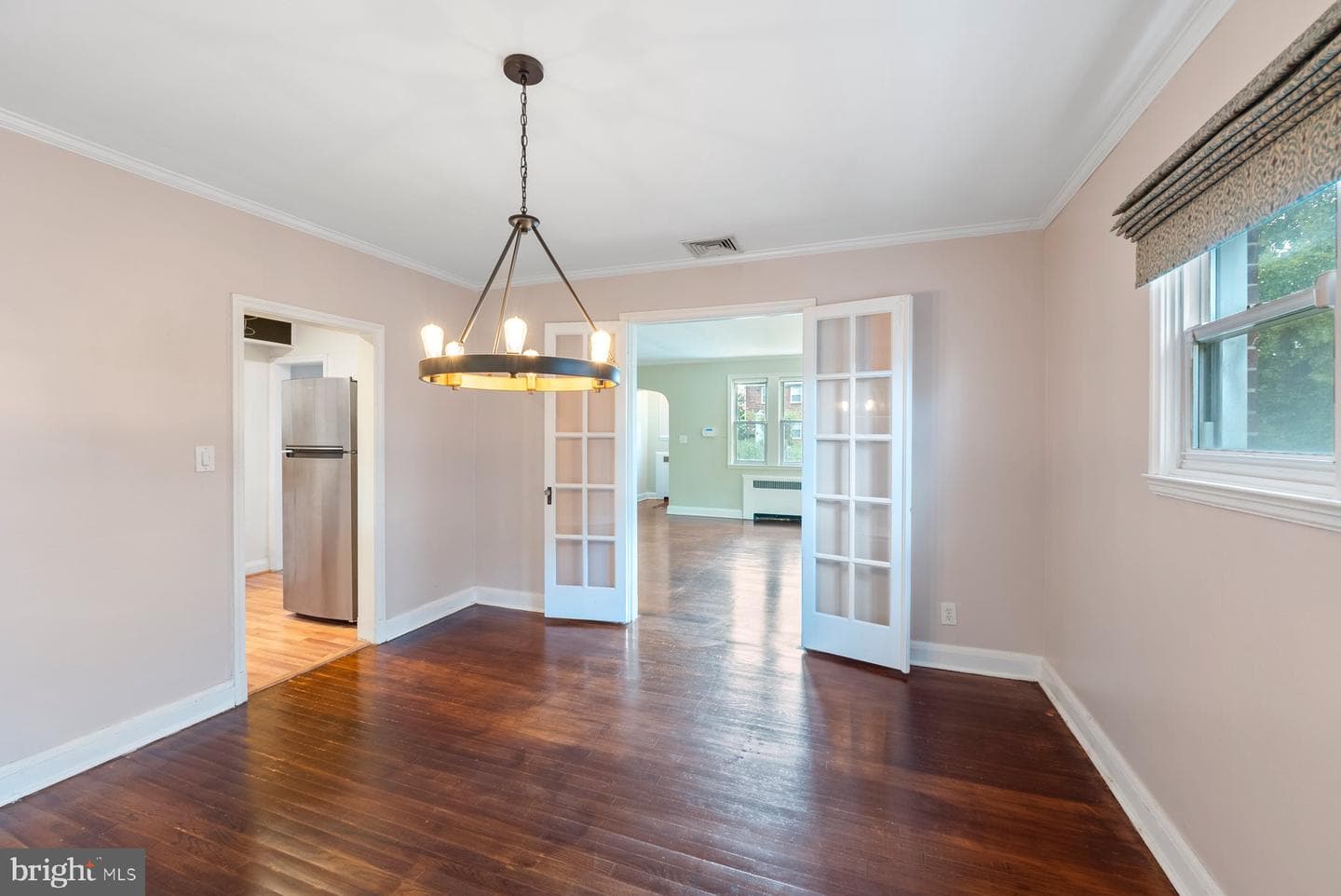 2416 Pelham Avenue photo 8