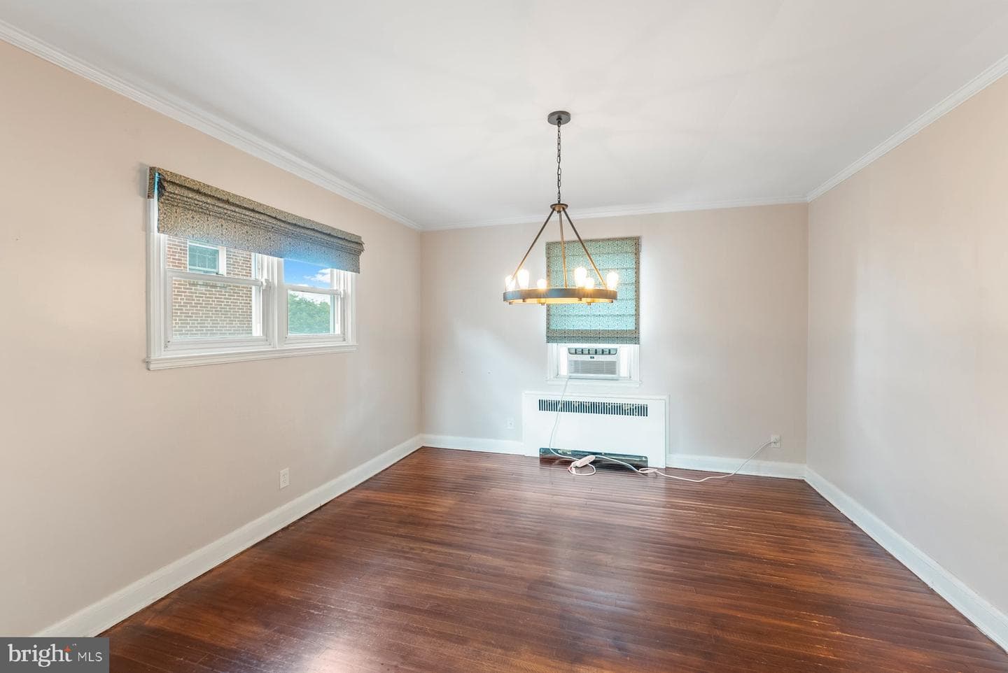 2416 Pelham Avenue photo 9