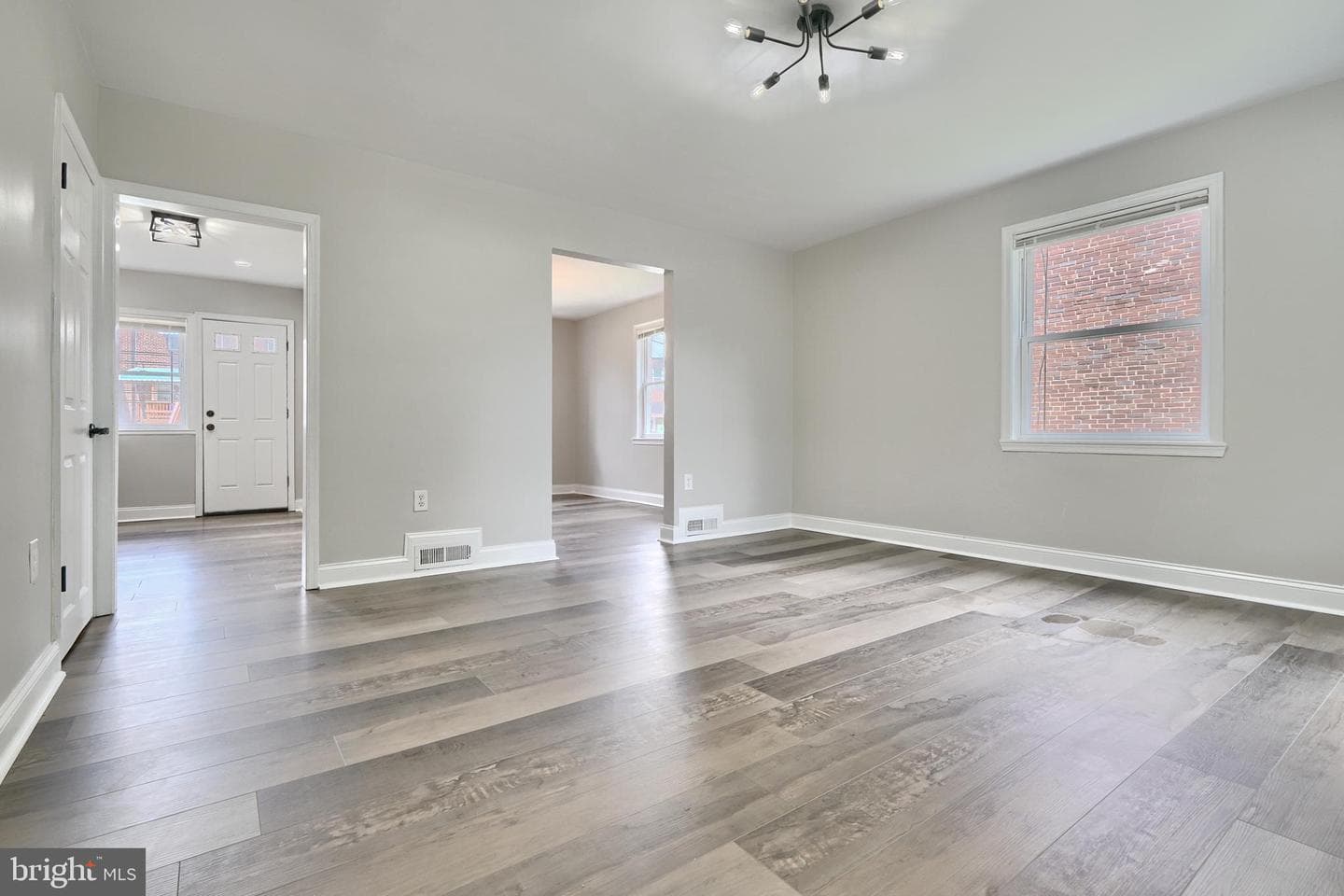 134 N Edgewood Street photo 4