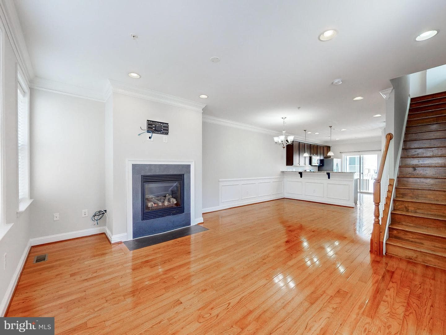 144 N Duncan Street photo 15