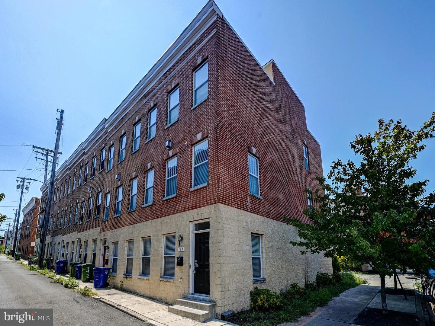 144 N Duncan Street photo 2