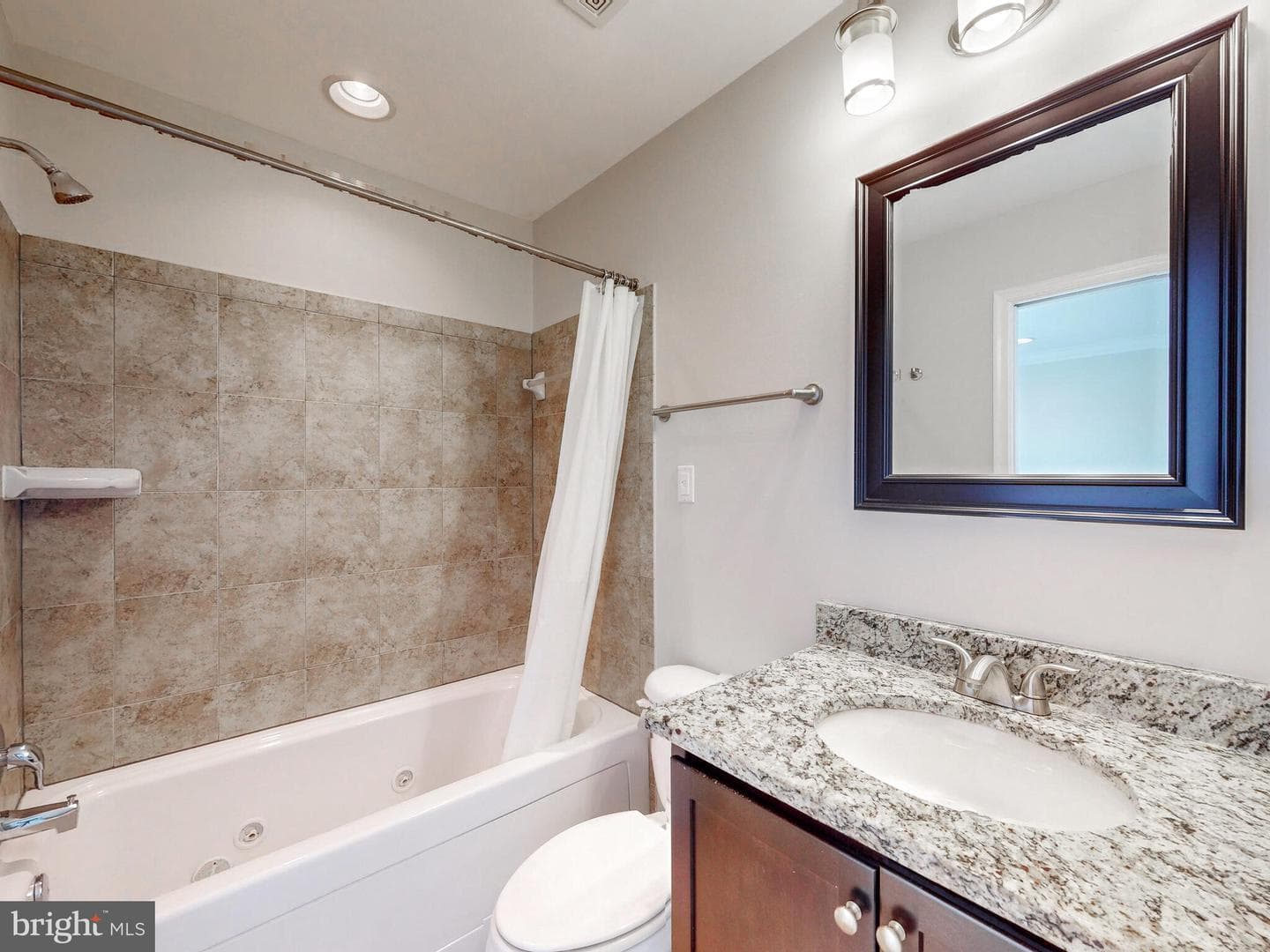 144 N Duncan Street photo 21
