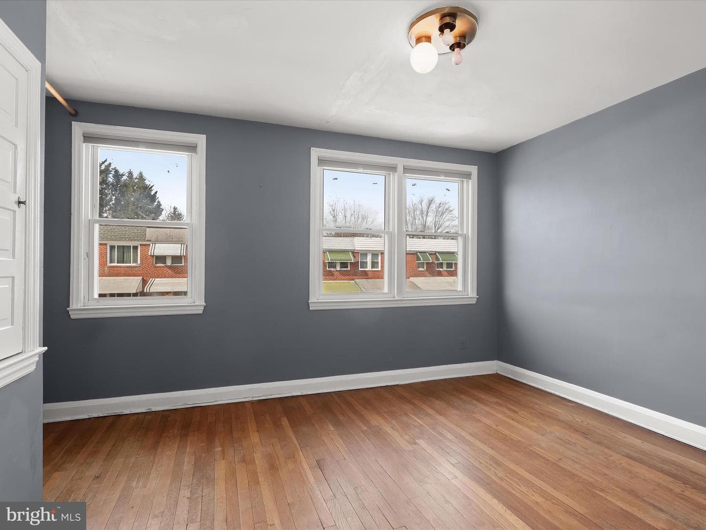 4337 Newport Avenue photo 18