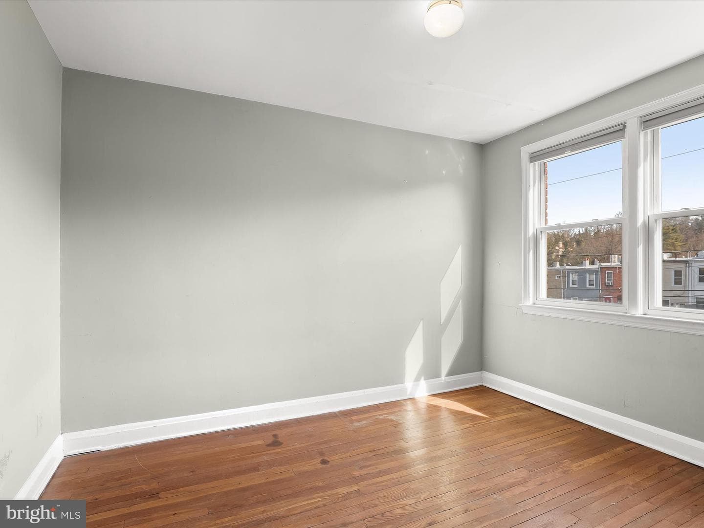 4337 Newport Avenue photo 21
