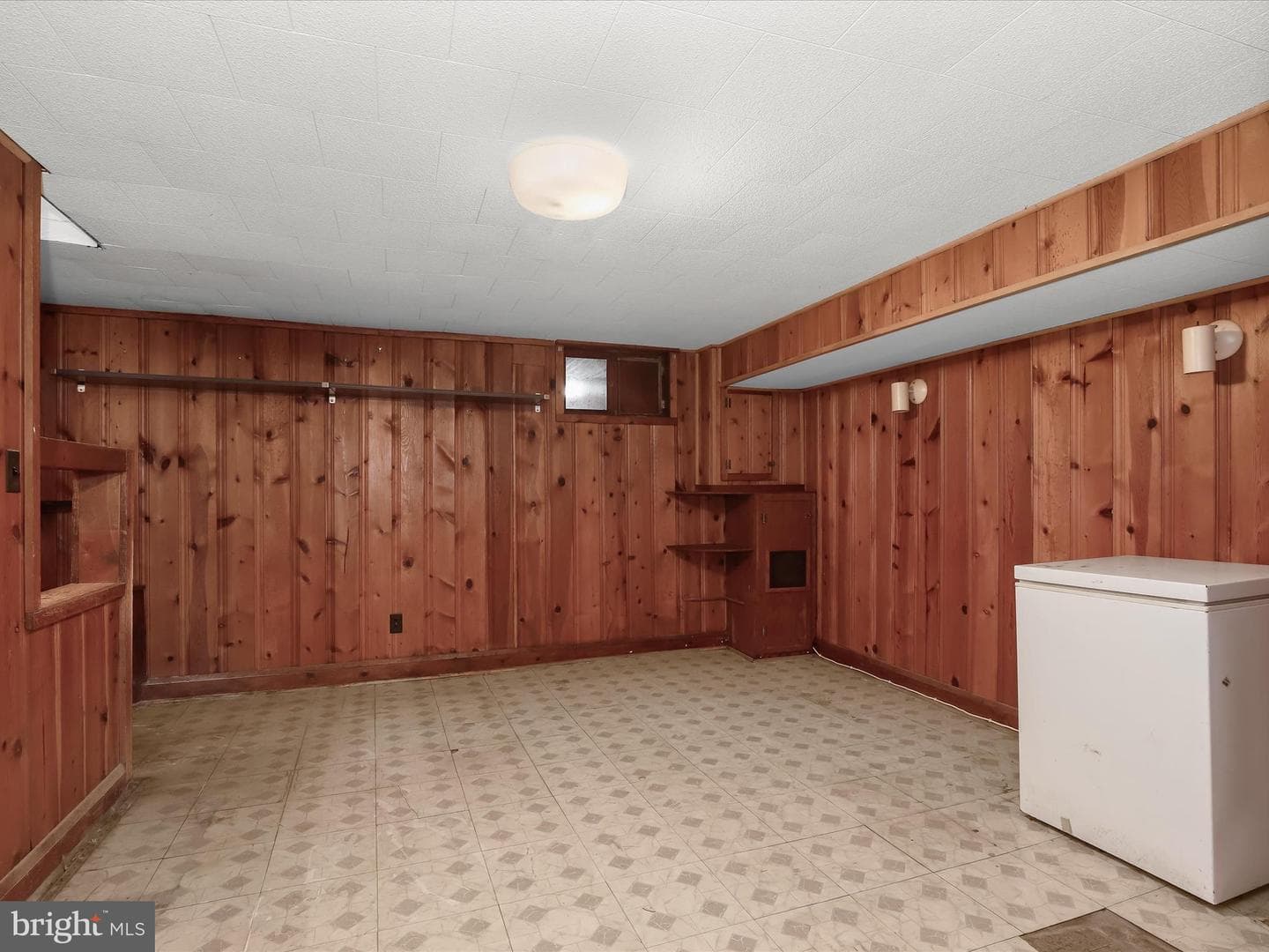4337 Newport Avenue photo 27