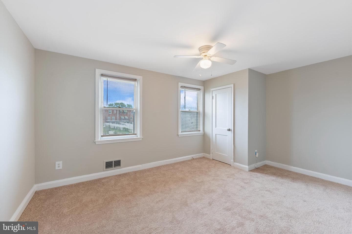 4016 Balfern Avenue photo 6