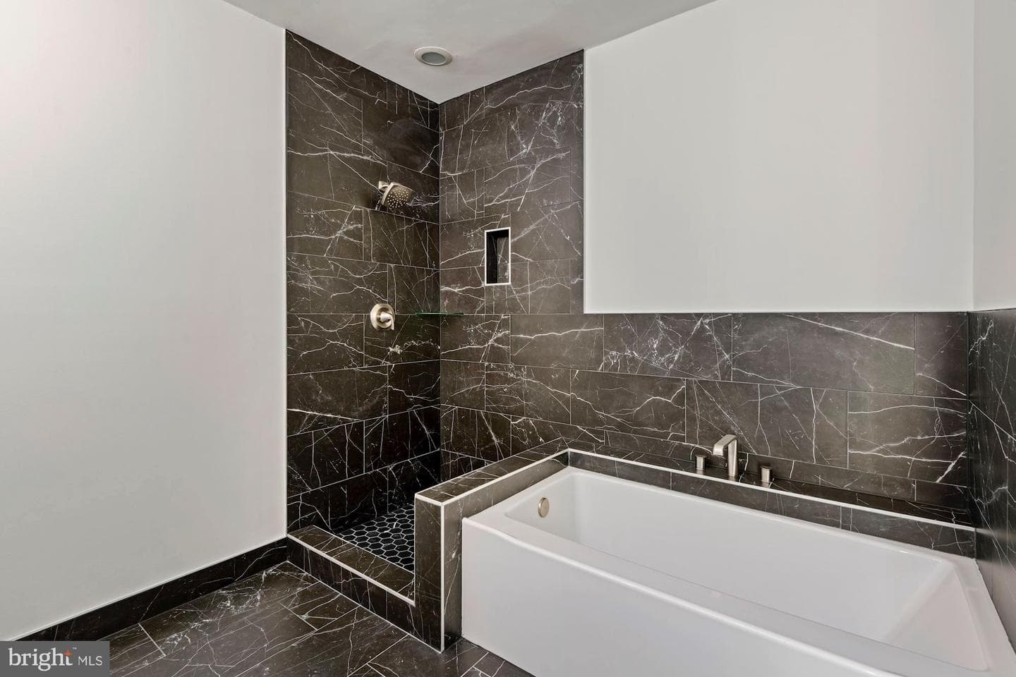 100 Harborview Drive #1804 photo 27