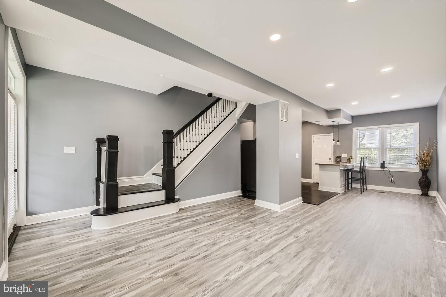 211 S Catherine Street photo 1