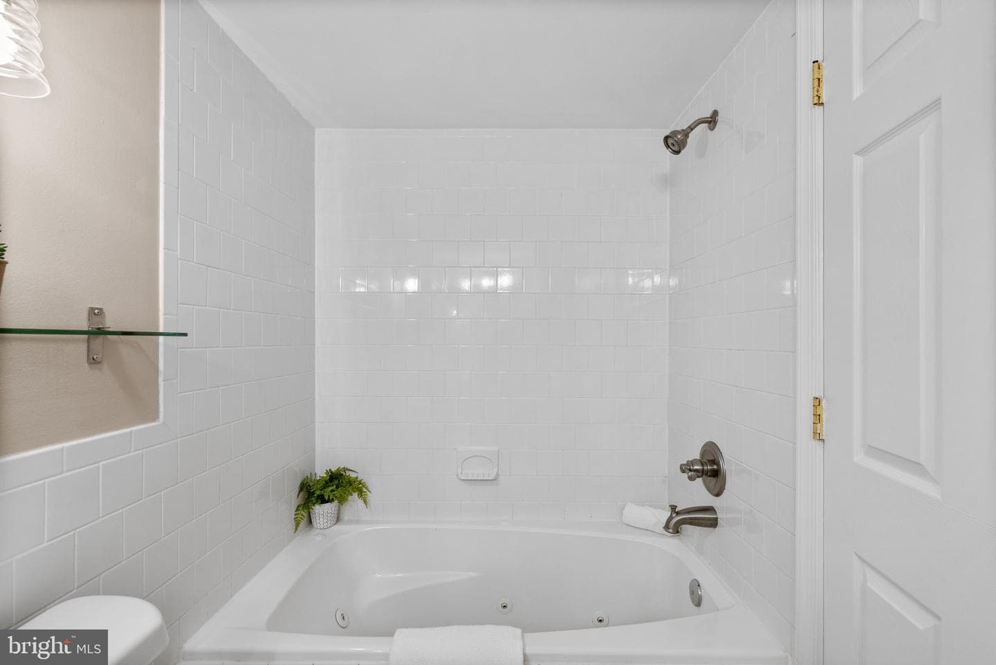 127 Cross Street E photo 20