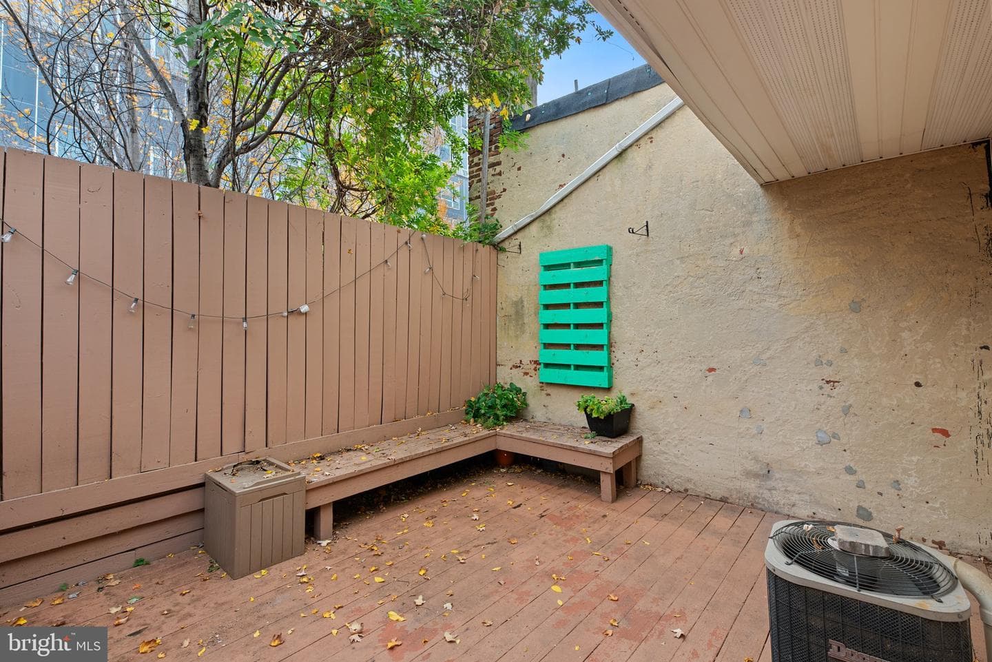 127 Cross Street E photo 29