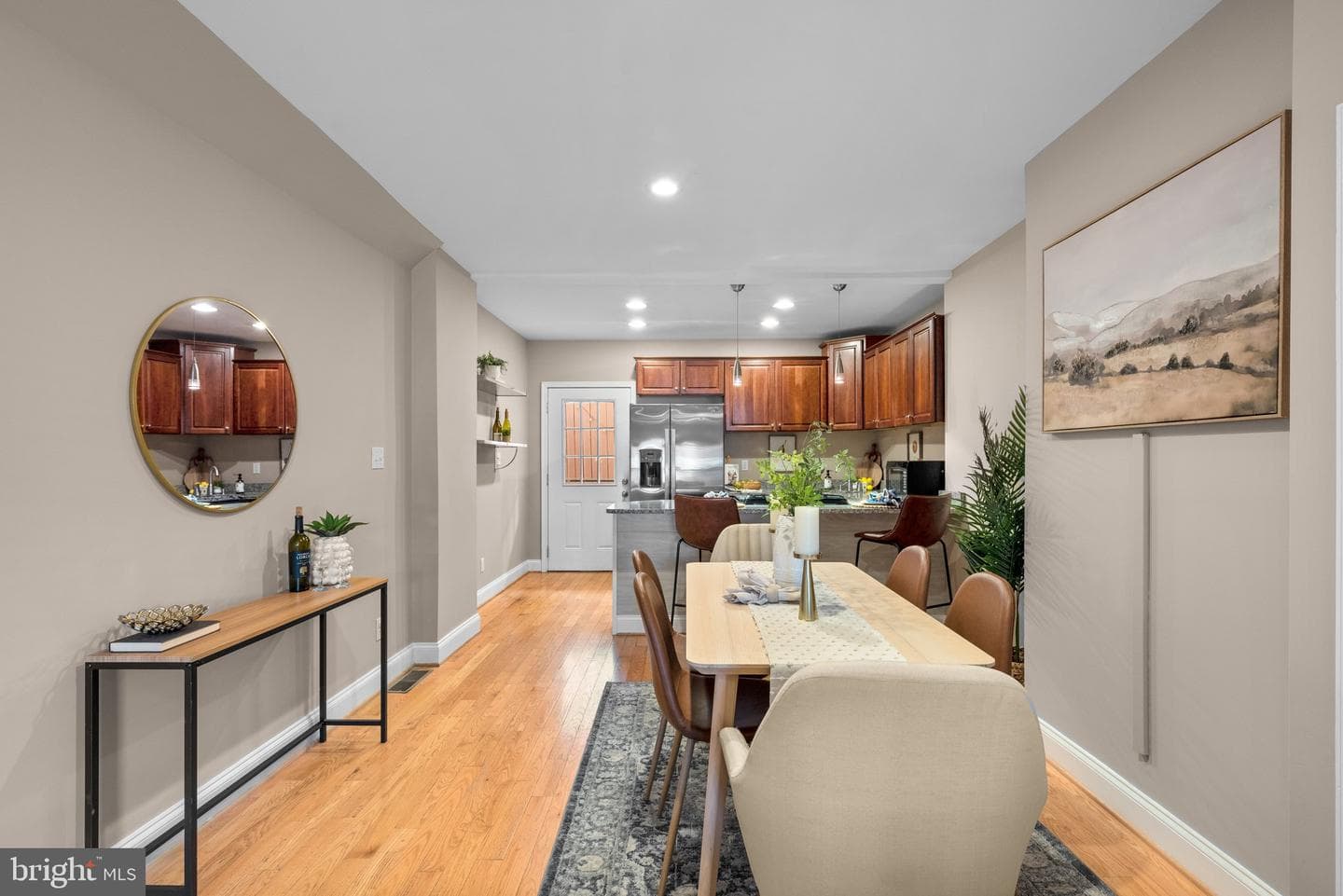 127 Cross Street E photo 9