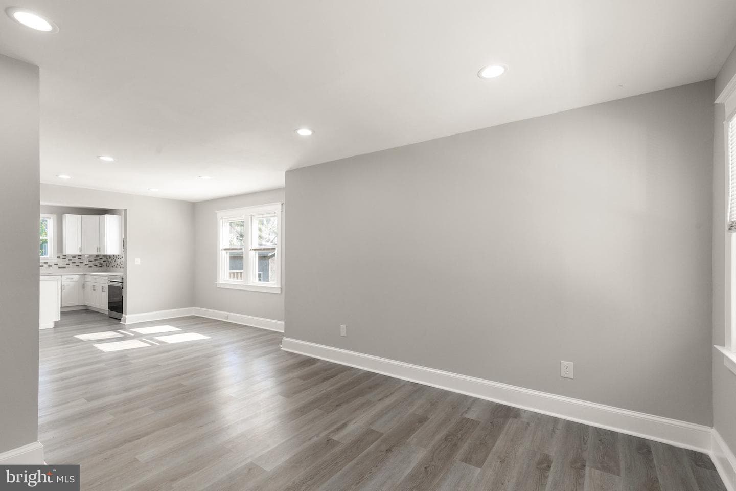 2900 Inglewood Avenue photo 4
