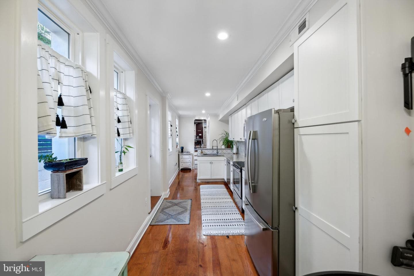 1715 Bank Street photo 7