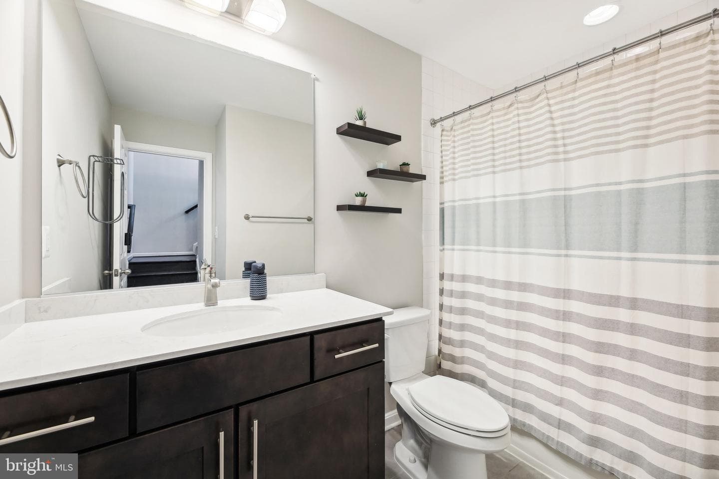 1211 Berry Street photo 24