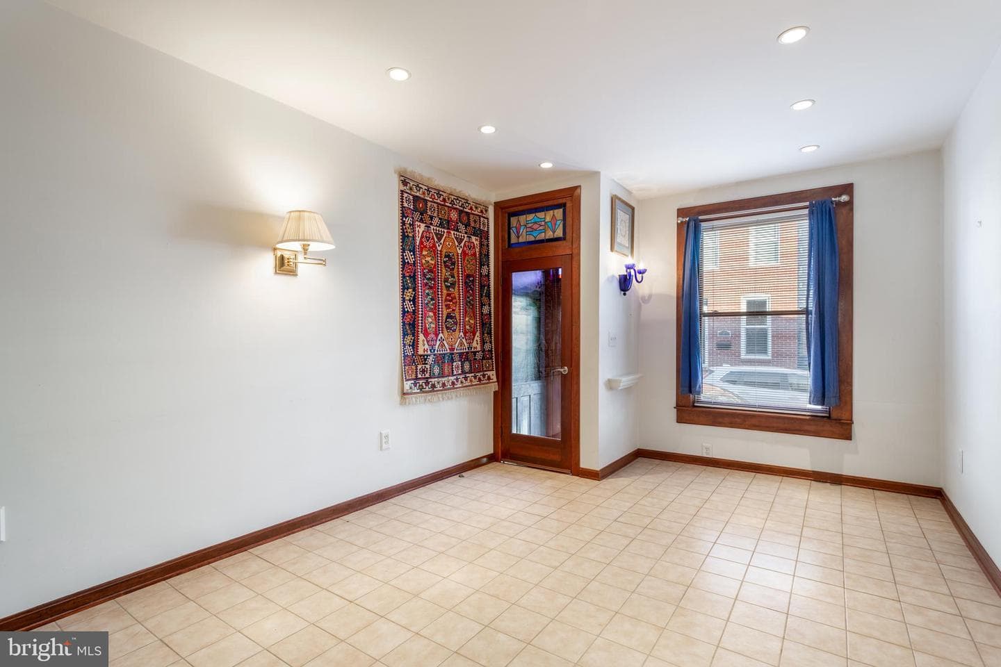 810 S Robinson Street photo 5