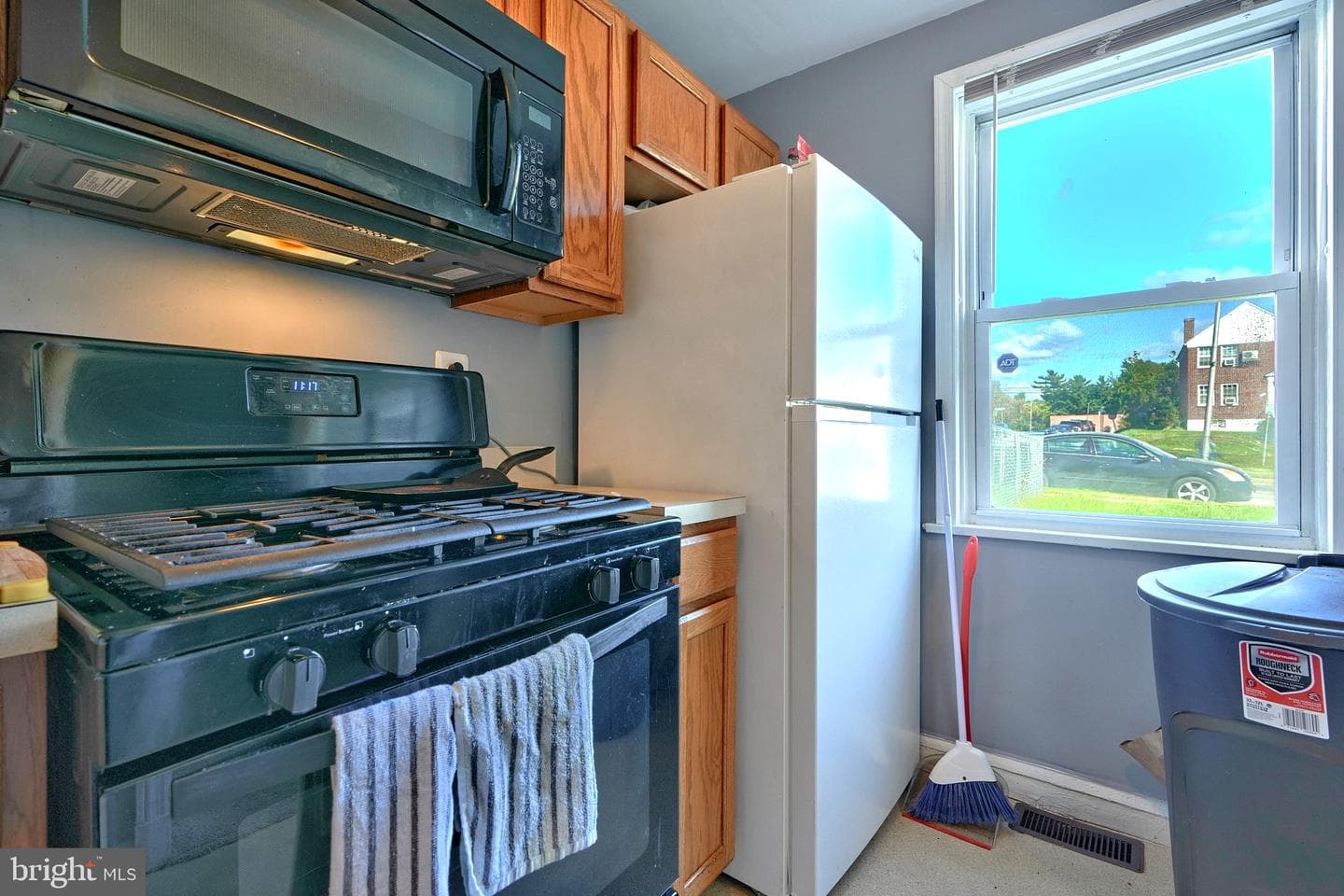 1639 E Cold Spring Lane photo 9