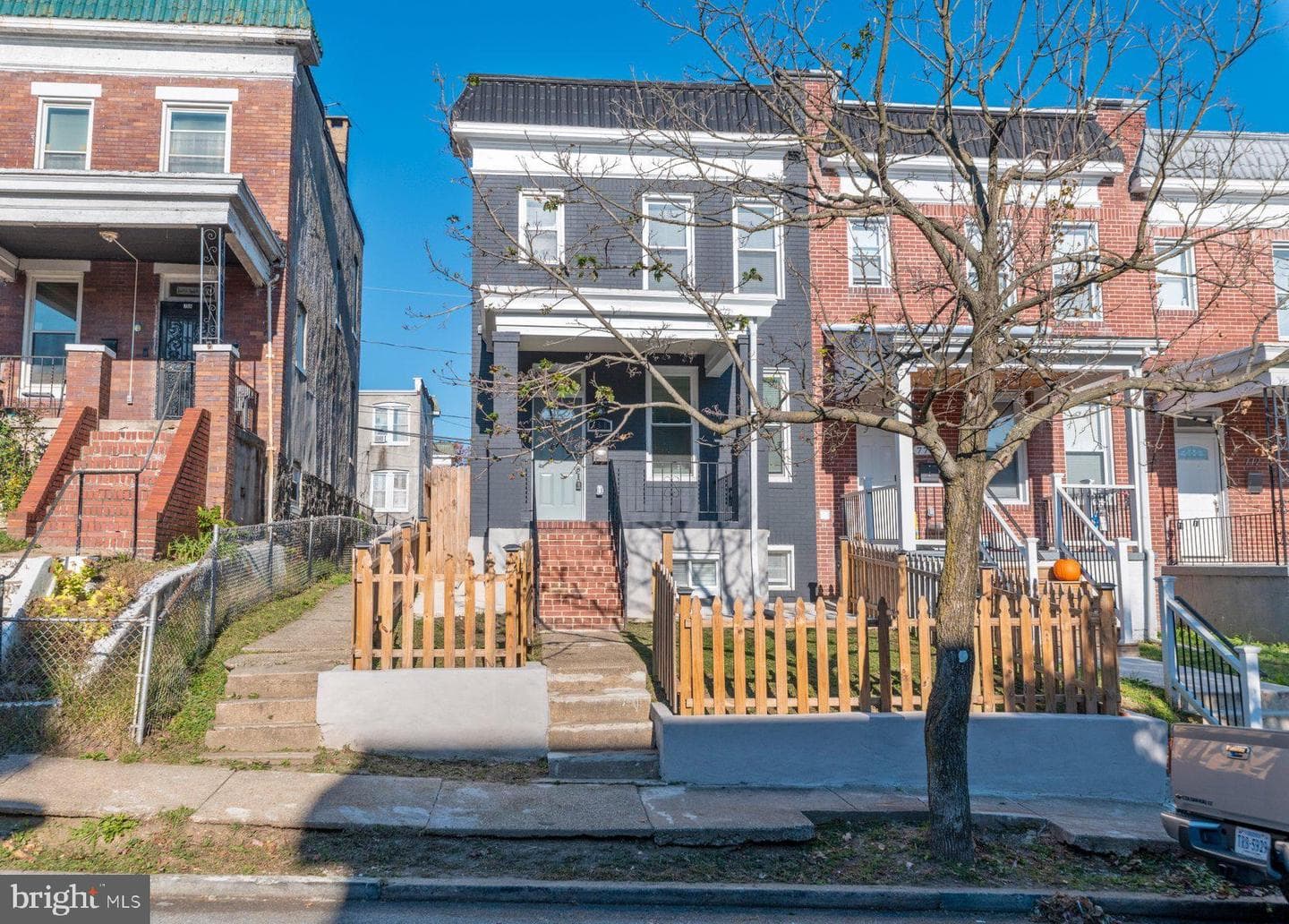 768 Linnard Street photo 22