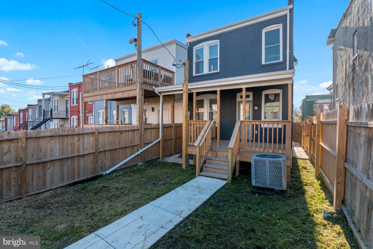 768 Linnard Street photo 24