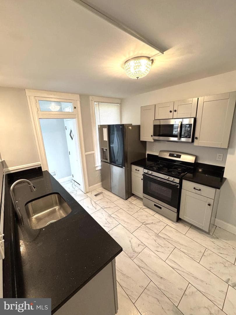 326 Mount Holly Street photo 3