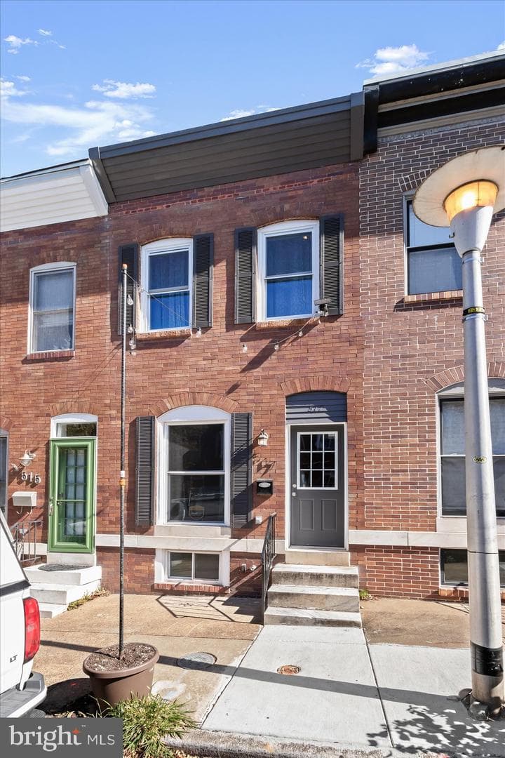 517 S Curley Street photo 2