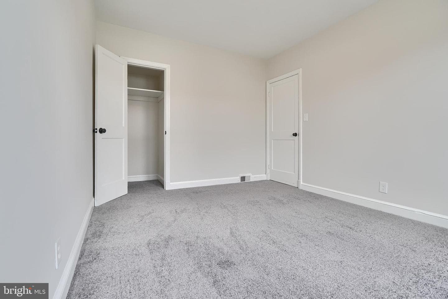3926 Cedardale Road photo 28