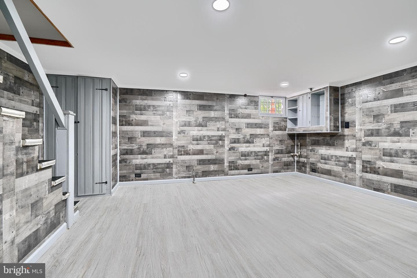 3926 Cedardale Road photo 30