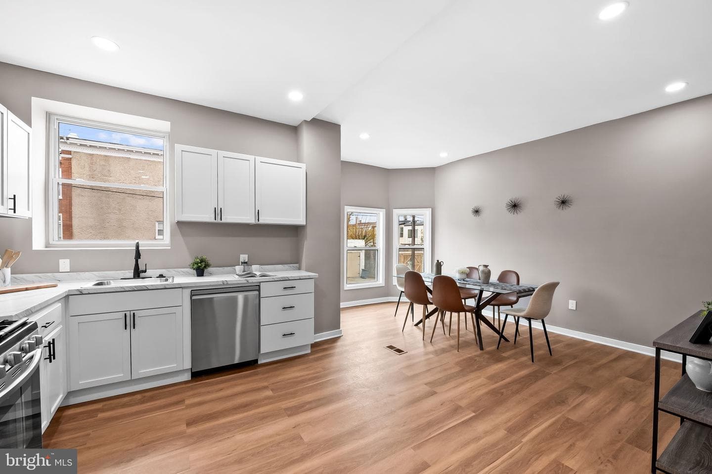 2401 Harlem Avenue photo 18
