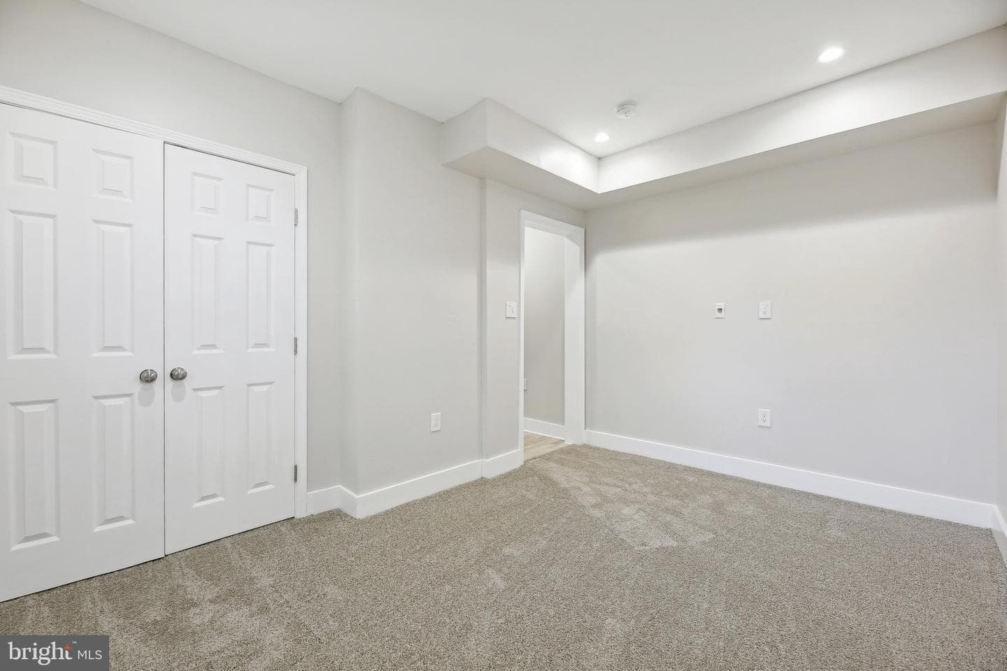 5521 Radecke Avenue photo 32