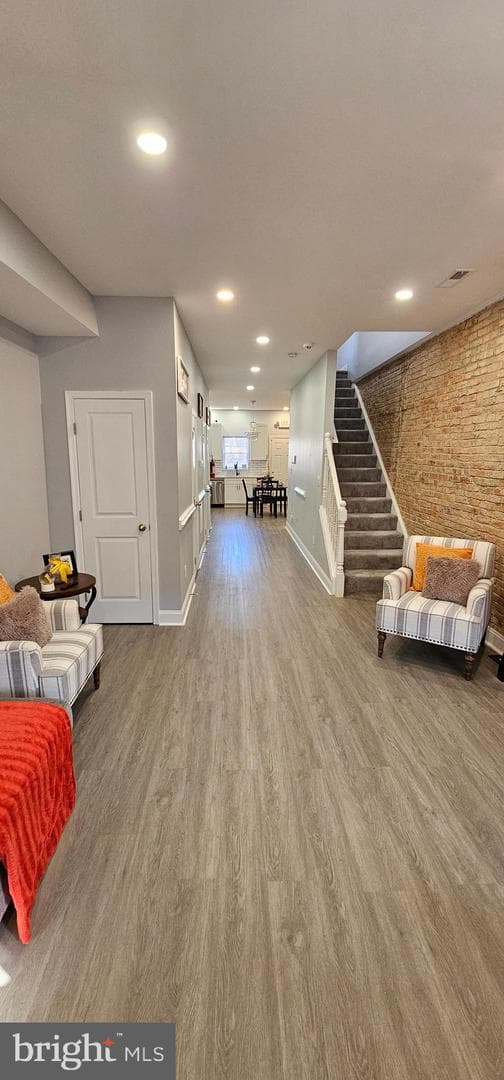 529 N Milton Avenue photo 3