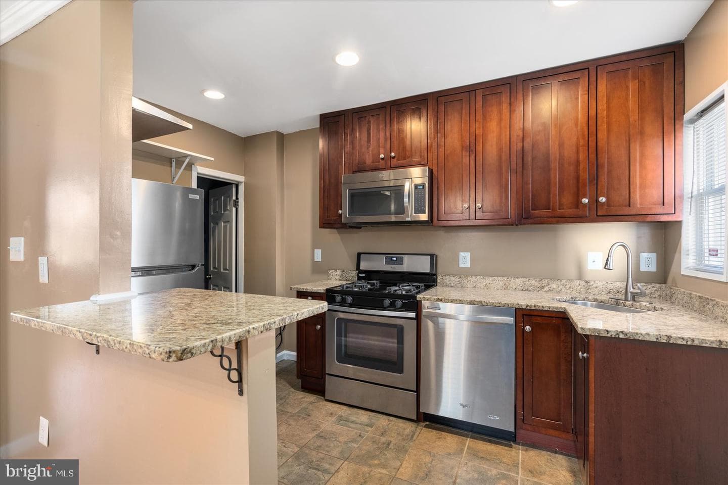 5602 White Avenue photo 5