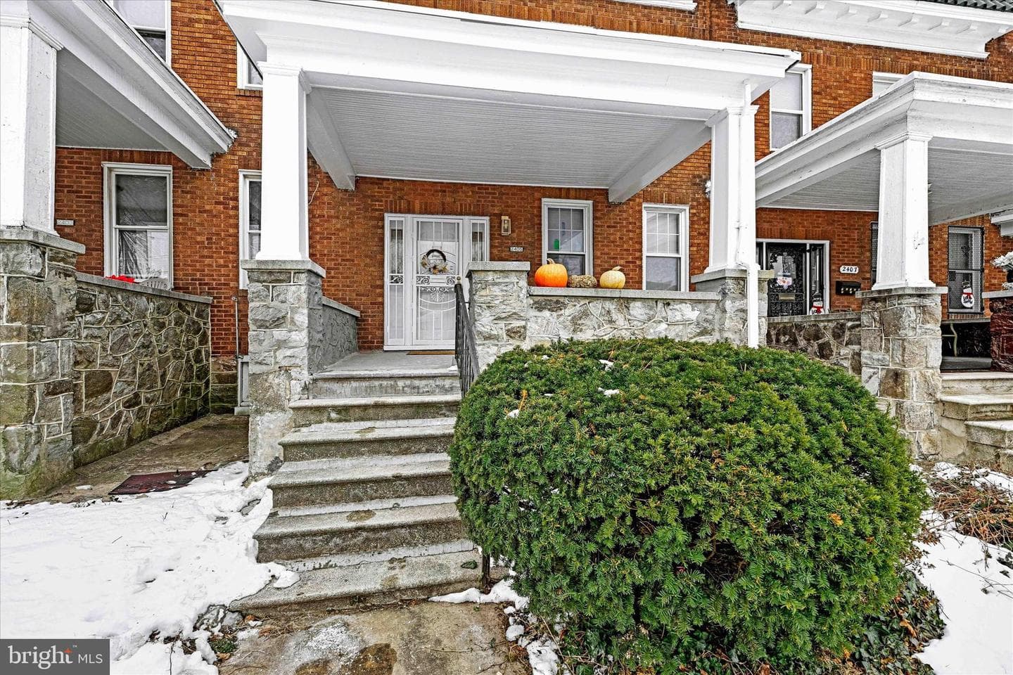 2405 W Lafayette Avenue photo 2