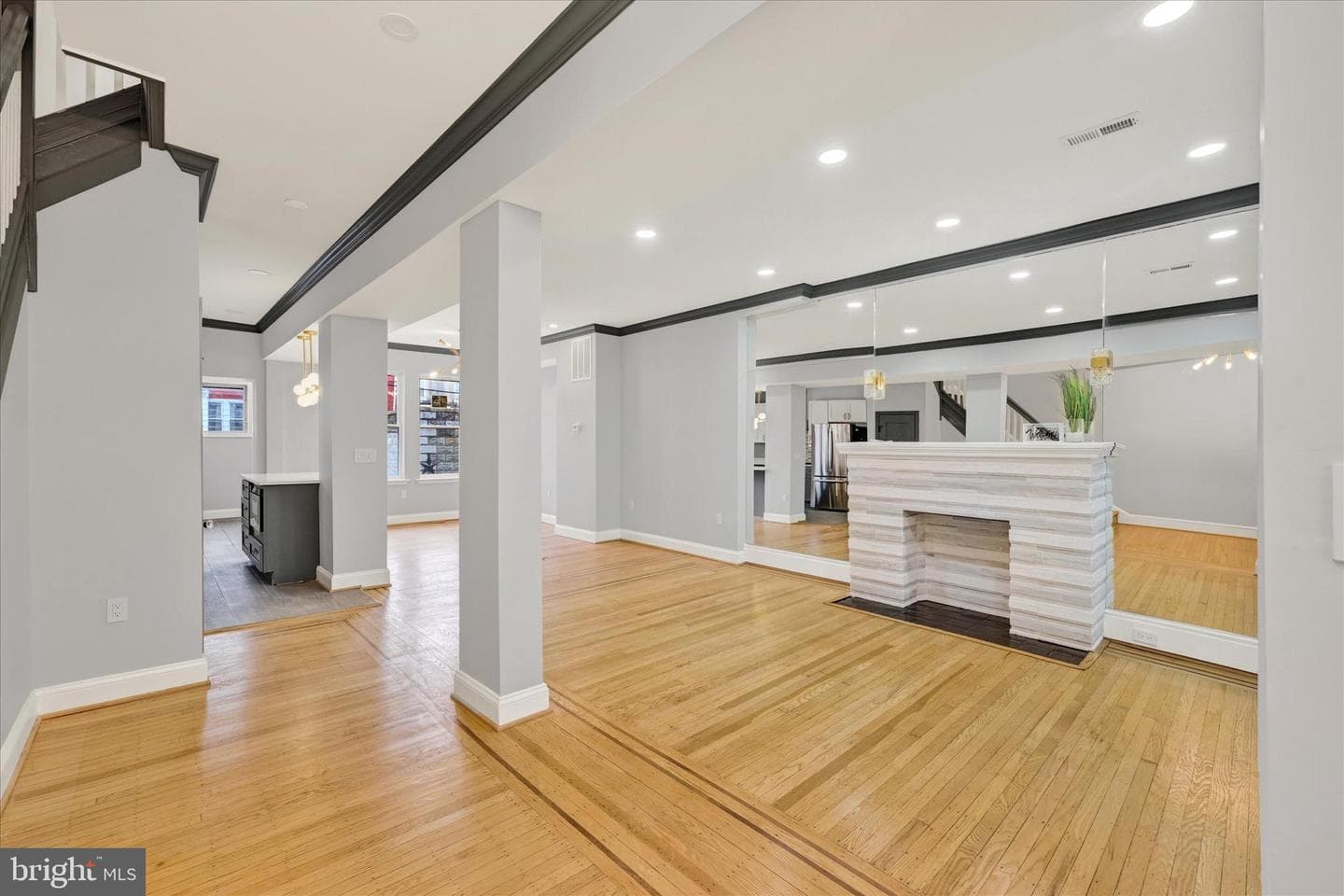 2405 W Lafayette Avenue photo 7