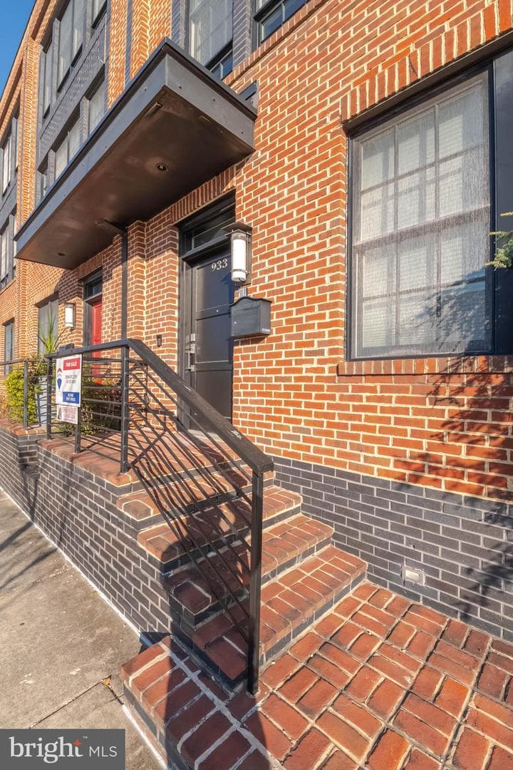 933 S Conkling Street photo 8